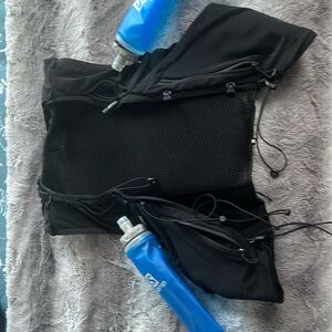 Salmon Adv Skin 12 Running Hydration Vest